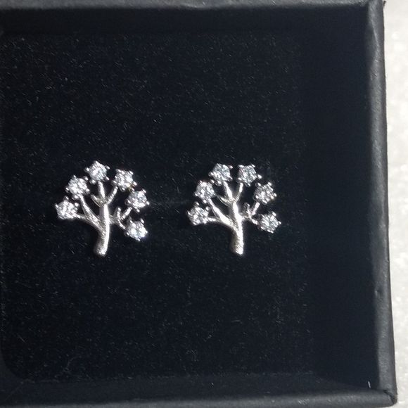 Rhodium Silver Tree Of Life Encrusted Rhinestones - Picture 2 of 8